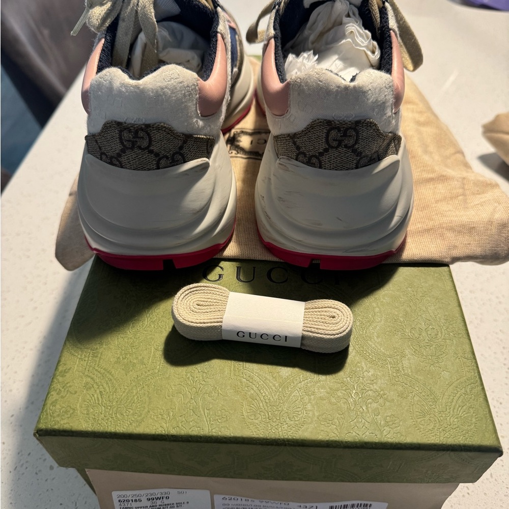 100% Authentic Gucci Rython Sneaker - Picture 3 of 5